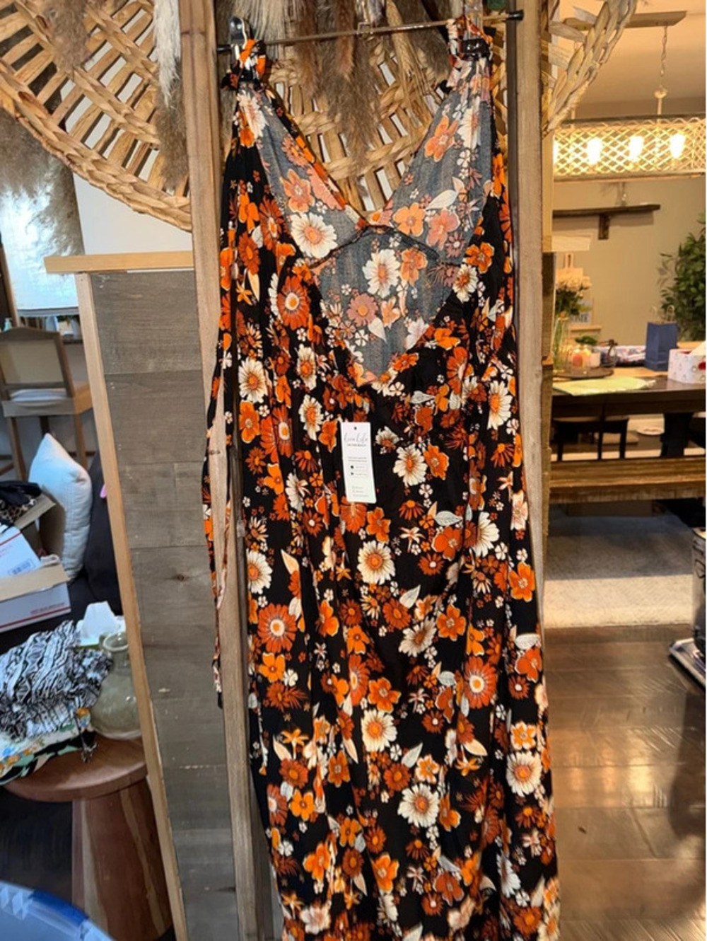 Halter dress - Picture 3 of 4
